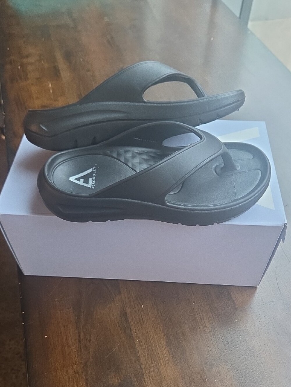 AEROSOLES Size 6 Black Women's Comfort Thong Sandals NEW